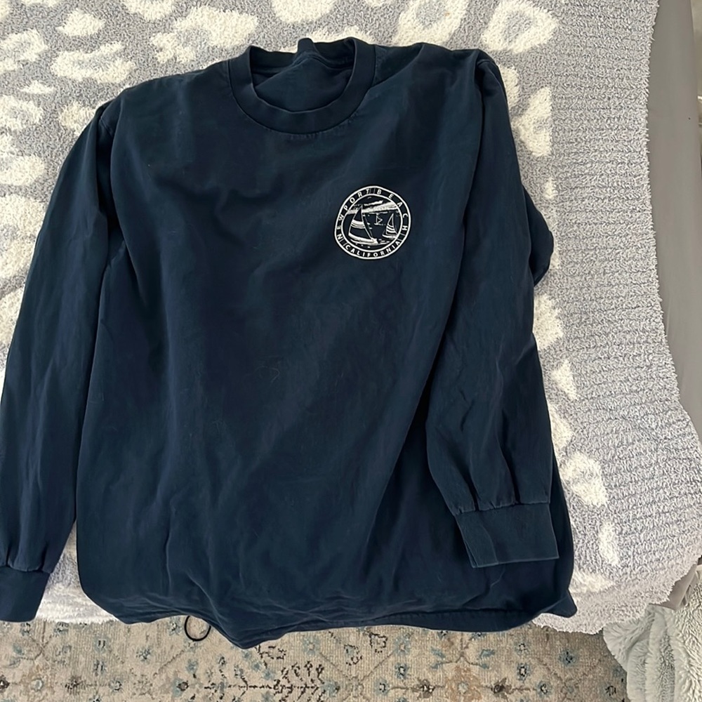 Navy long-sleeve Brandy Melville T-shirt. (One-Size fits all)
